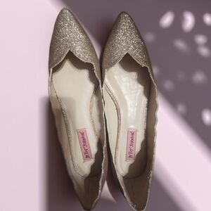 Betsey Johnson Flats